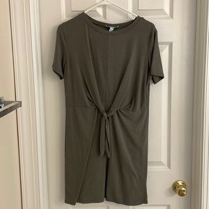 Front tie dress, worn once!